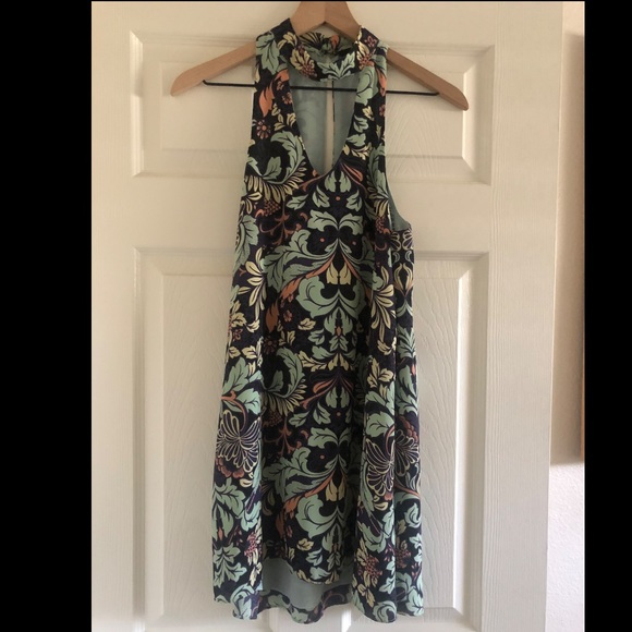 Olivaceous dress 👗 - Picture 2 of 6